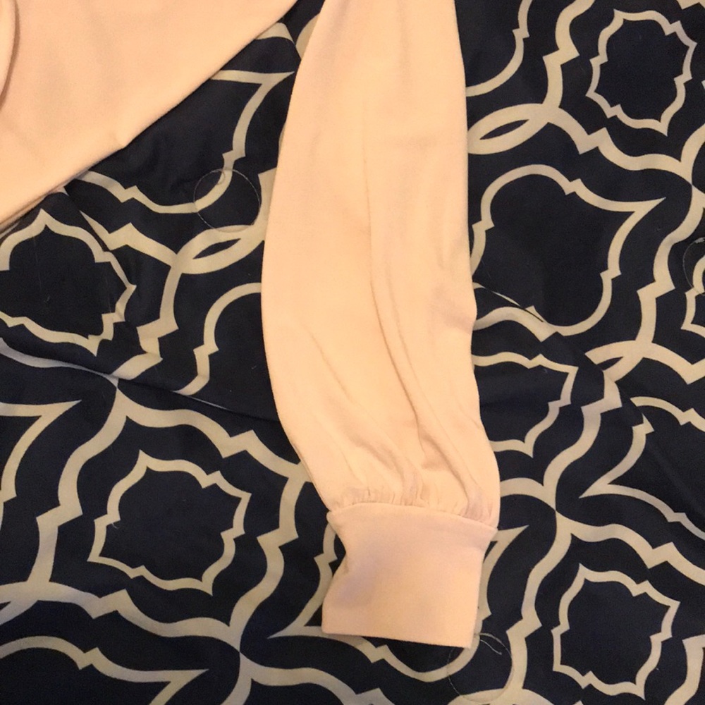 Cold shoulder top - Picture 3 of 4